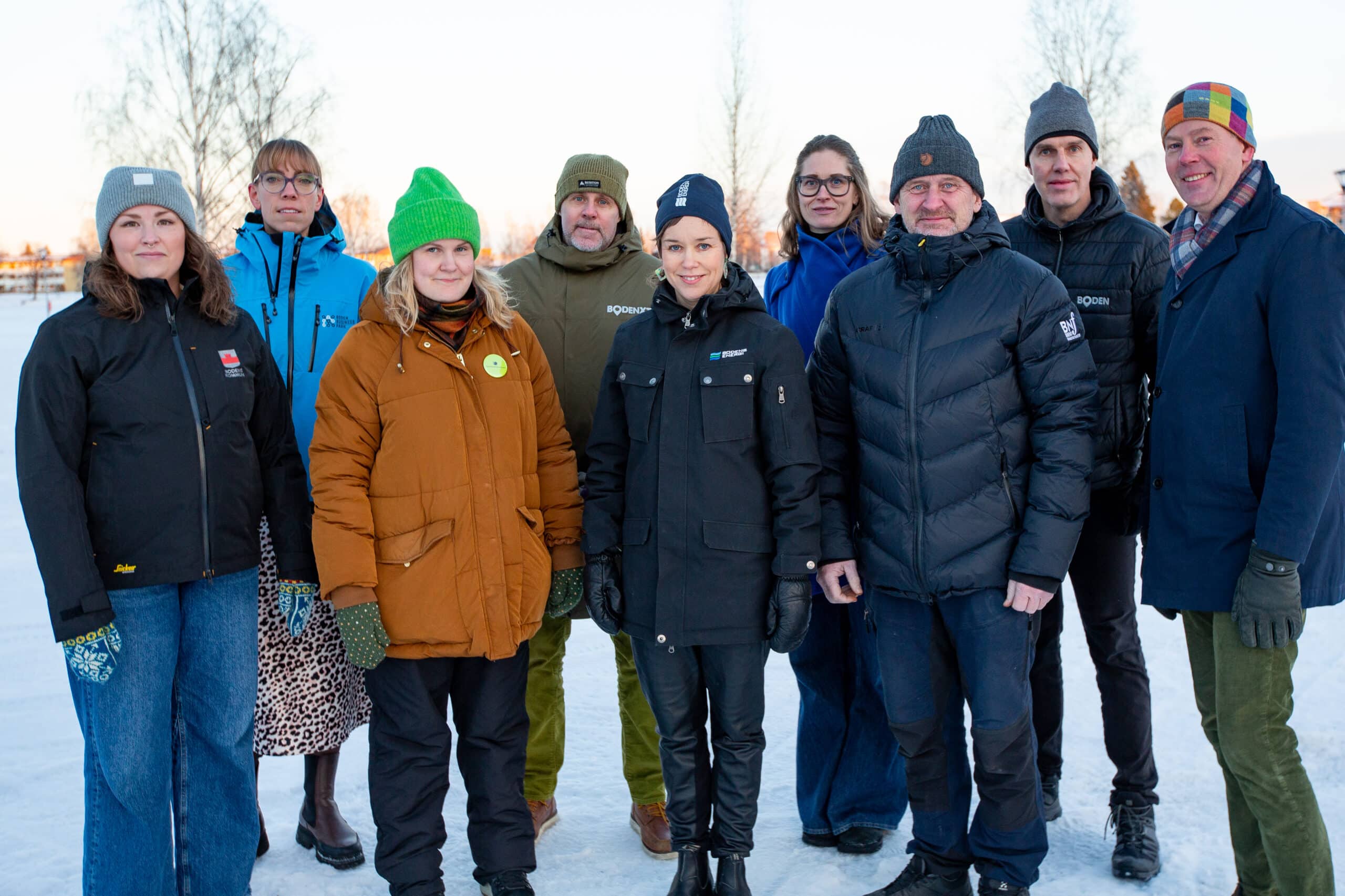 Gruppbild på 9personer som representerar partnerskapet omställningsteam för Viable Cities i Boden